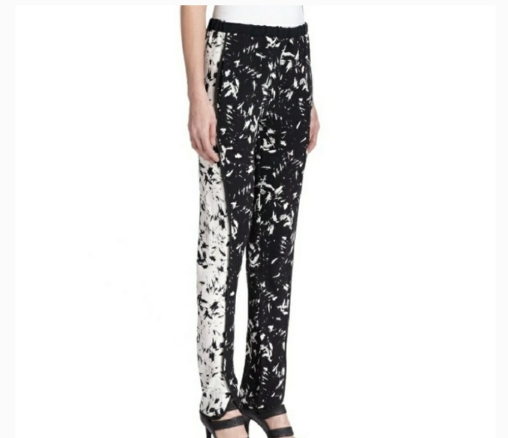☀BCBG MaxAzria black and white print tapered pants
